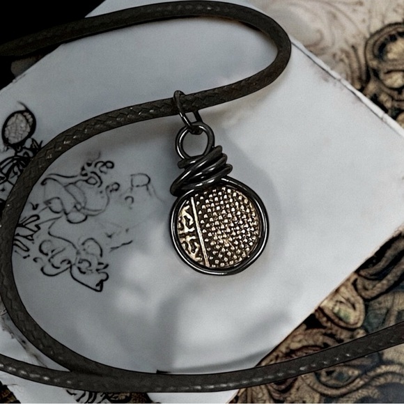5 For $25💫Small Gold Medallion Pendant Necklace - Picture 1 of 5